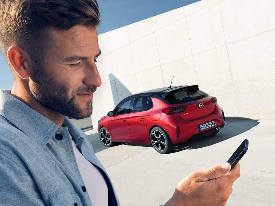 opel Corsa rossa con tetto nero Ponginibbi Group