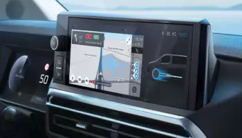 Peugeot e-expert touchscreen